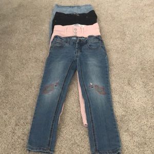 ❤️5 for $20❤️ 4 sets of size 7 girls jeans